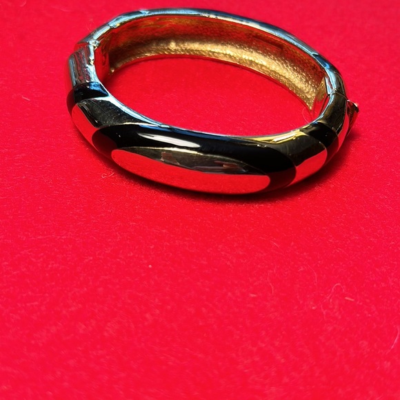 Signed Ciner Modernist Hinged bangle bracelet - Picture 6 of 12